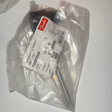 Danfoss Temperature Sensor Model MBT5250 Model 084Z8
