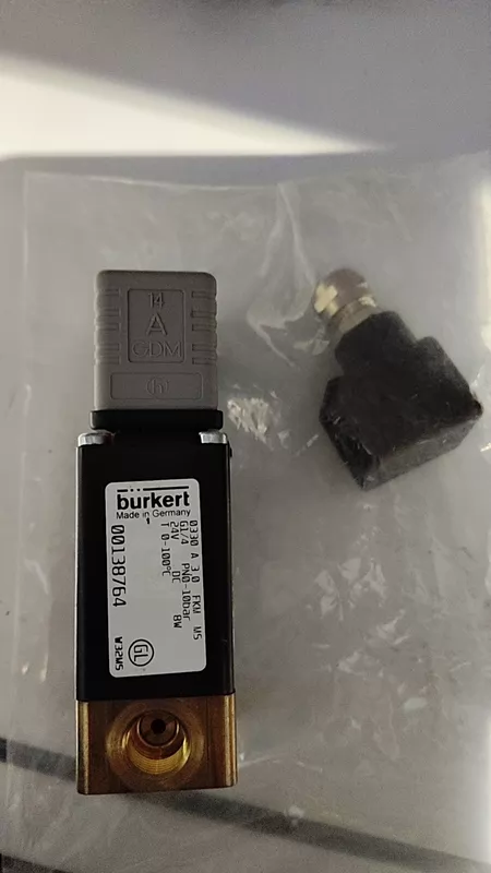 Burkert 0330 A Solenoid Valve 24VDC 8W