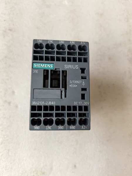Siemens 3RH2131-2JB40 Voltage DC17 Marine Spare Part
