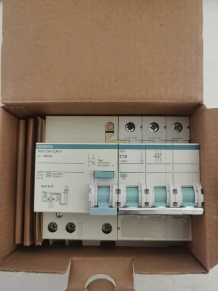 Siemens 5SU9 336-1CR16 3P+ Marine Spare Part