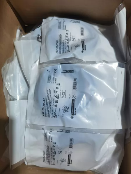 Schneider Electric Proximity Switch XS212BLNAL2C