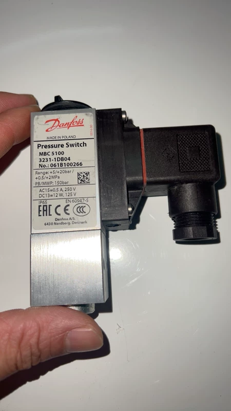 Danfoss Pressure Switch Danfoss MBC5100 061B100