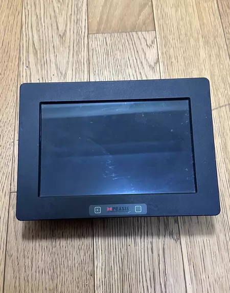 /PRAXIS+10 Touchscreen