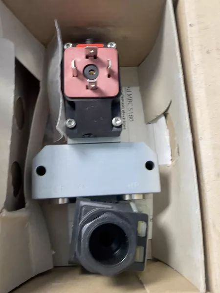 Danfoss Switch MBC5180 061B
