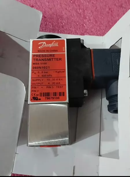 Danfoss Pressure Sensor 060N1021 Threaded Connection