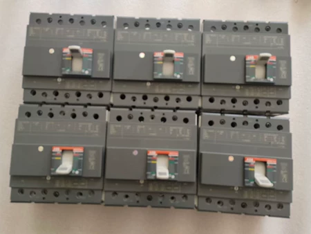 ABB XT3N 4P250A 6 Marine Spare Part