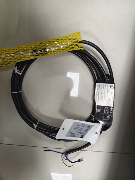 BESI Level Sensor Model 4-G72-TS-DN60-SK19