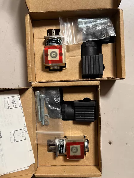Trafag 8264.76.2510 Pressure Sensor