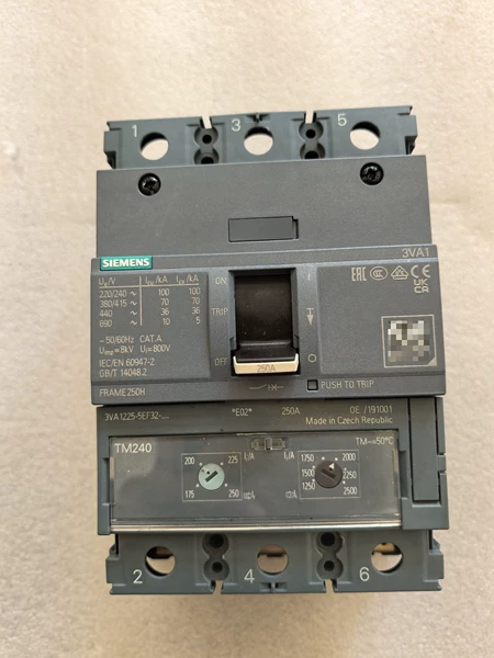 Siemens 3VA1 3VA1225-5EF32-0AA0 3 Marine Spare Part