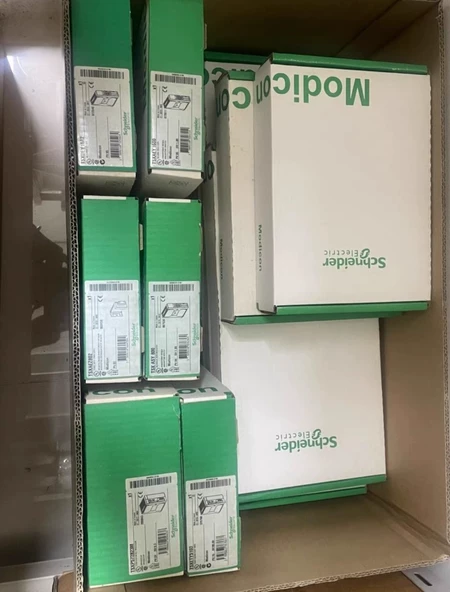 Schneider Electric 140 CPU Module 140ACI04000