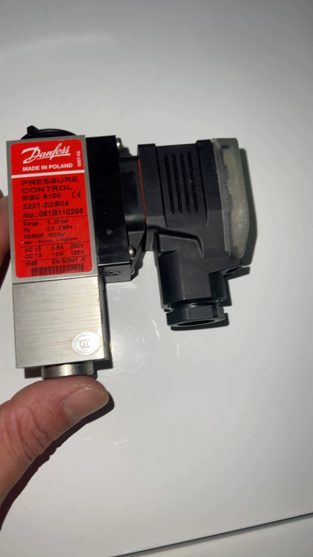 Danfoss Pressure Switch Danfoss MBC5100 061B110