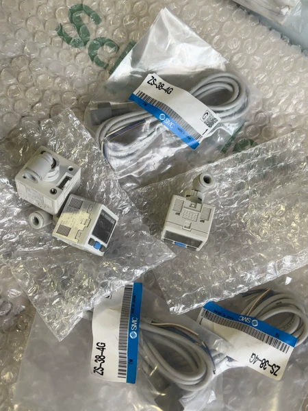 SMC Pressure Switch ISE30A-C6L-A-P With Cable