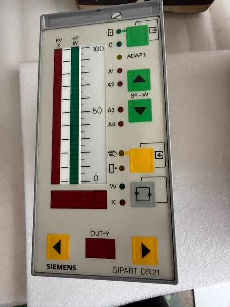 Siemens SIPART+DR21 Controller Model 6DR2