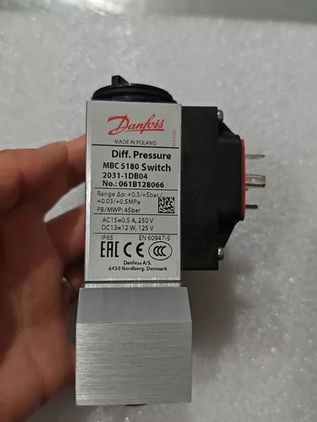 061B128066 Danfoss Pressure Switch
