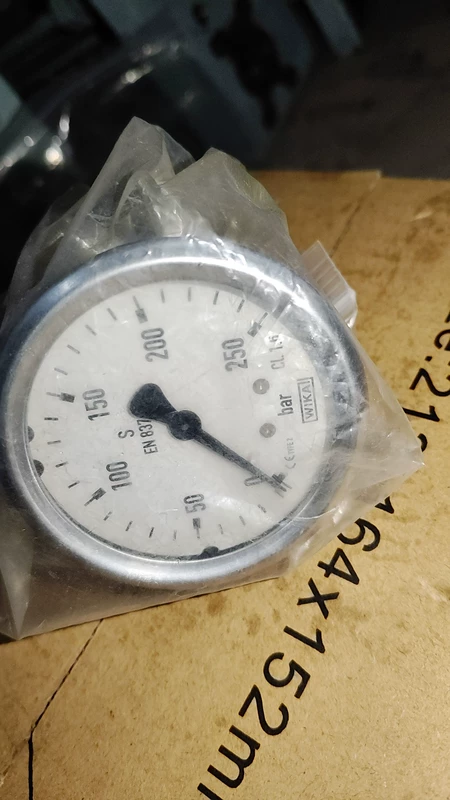 WIKA Pressure Gauge 0-250bar G1/4