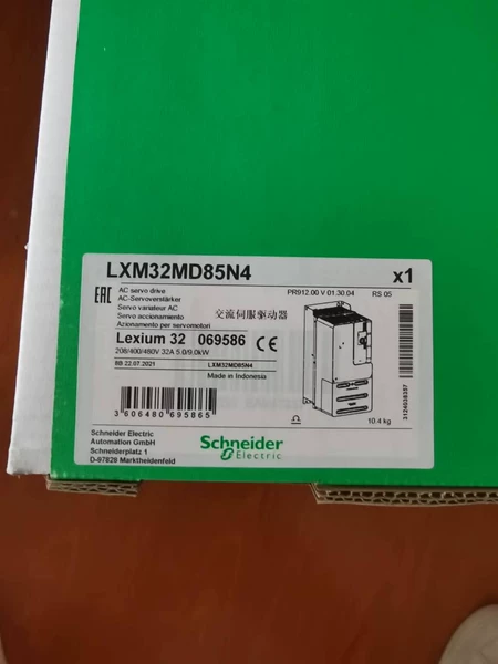 LXM32MD85N4 Schneider Electric Servo Drive