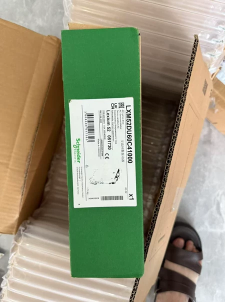 LXM52DU60C41000 Schneider Electric Servo Drive