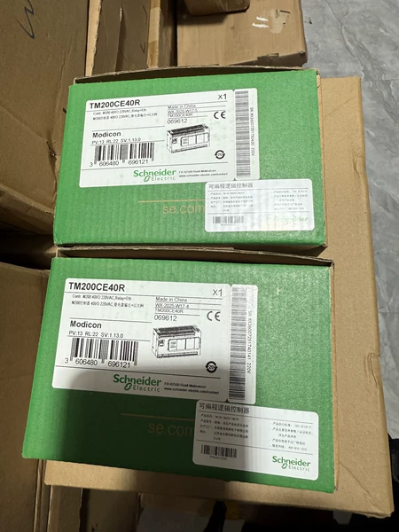 TM200CE40R Schneider Electric Module