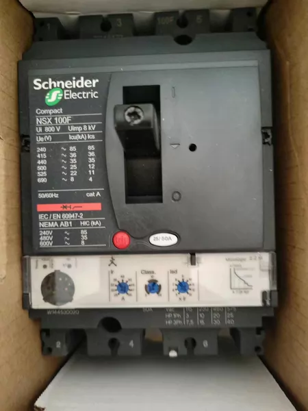 Schneider Electric NSX100F 3P50A LV429827 M Marine Spare Part