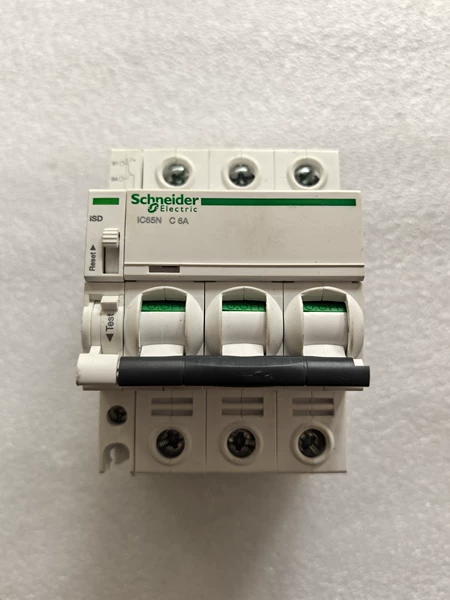 Schneider Electric IC65N 3P C6A C10A iSD Marine Spare Part