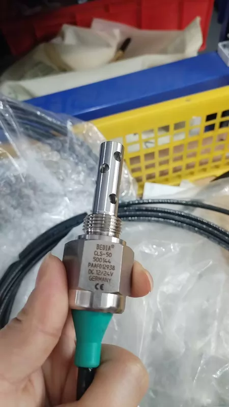 Wartsila Main Engine Level Sensor Switch BEDIA CLS-50 5001