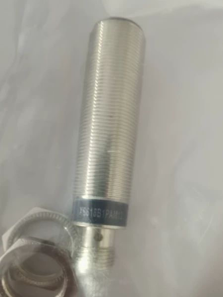 Schneider Electric Proximity Switch XS618B1PAM12 3