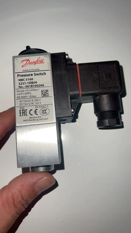 Danfoss Pressure Switch Danfoss MBC5100 061B100