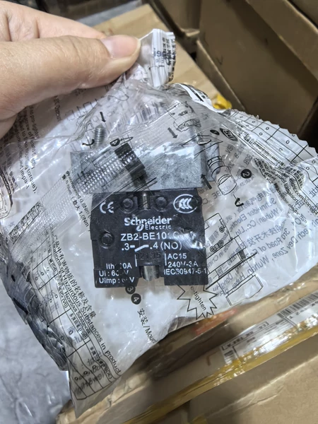 Schneider Electric ZB2-BE101C Marine Spare Part