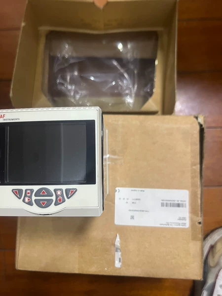 VAF INSTRUMENTS Controller