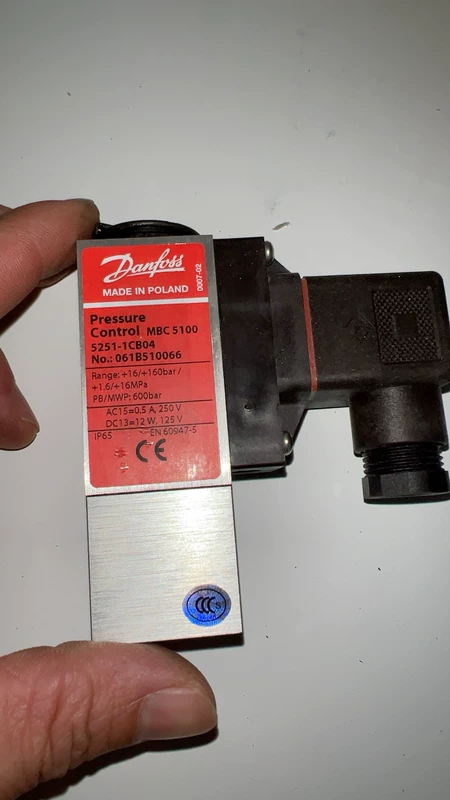 Danfoss Pressure Switch Danfoss MBC5100 061B510