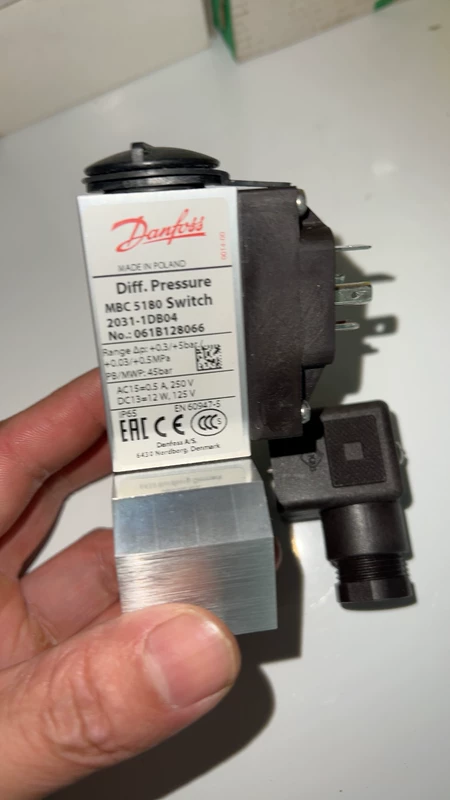 Danfoss Pressure Switch Danfoss MBC 5180 061B12