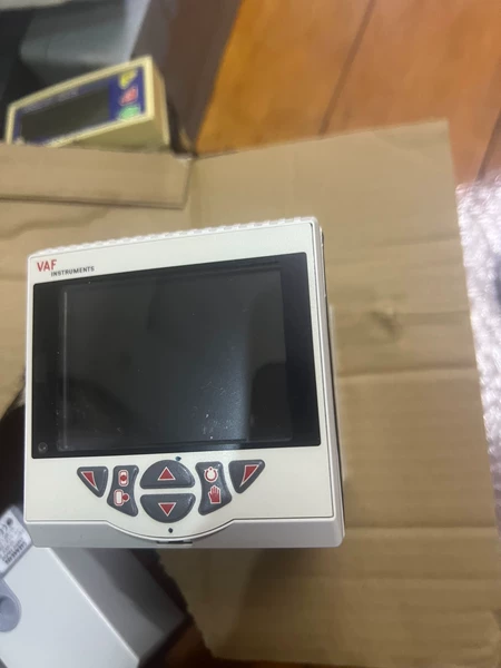 VAF INSTRUMENTS Controller