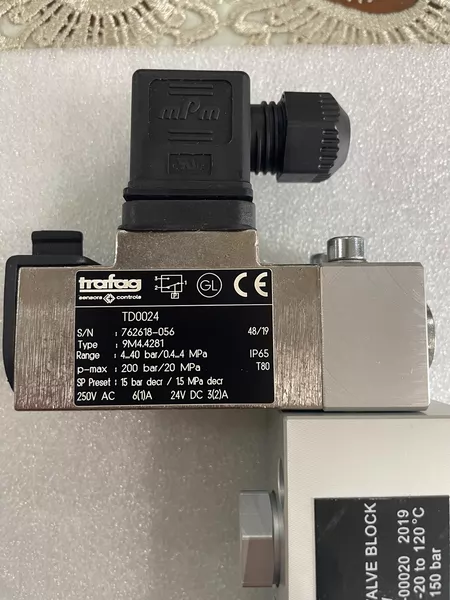 Trafag Pressure Switch Model :9M4.4281