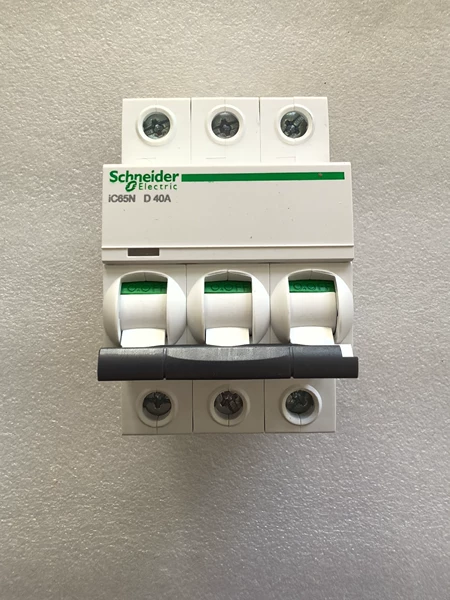 Schneider Electric IC65N 4P D40A A9F19340 Marine Spare Part
