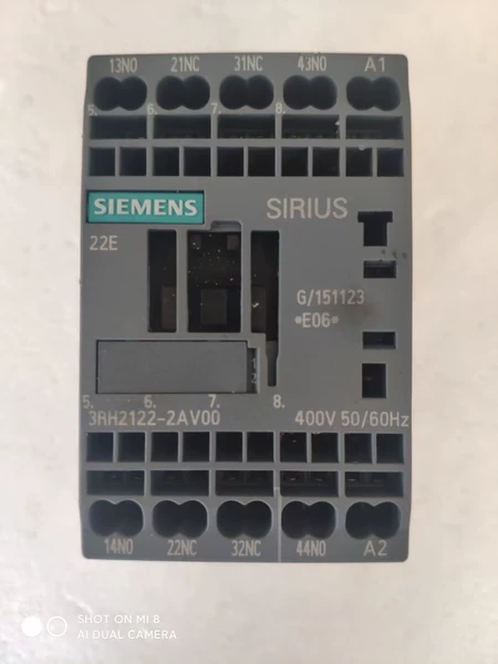 Siemens 3RH2122-2AV00 Voltage 240V Marine Spare Part