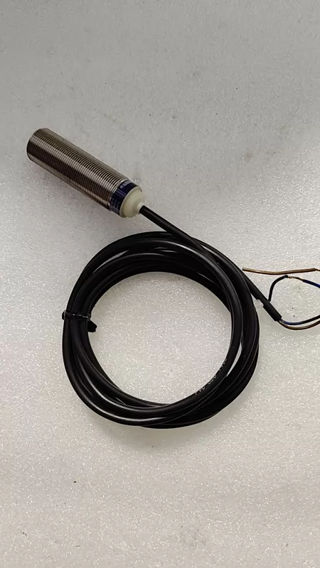 Schneider Electric Proximity Switch XS618B1MAL2