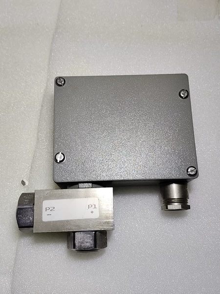Trafag Pressure Transmitter 8204