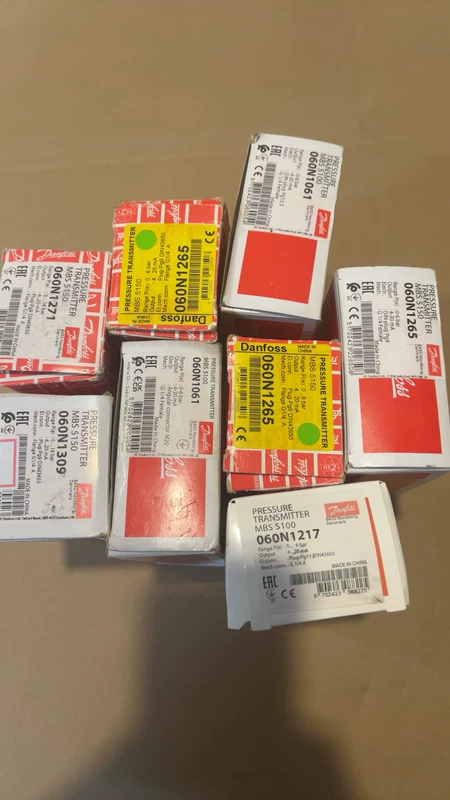Danfoss Pressure Sensor MBS5100 Model 060N1217/1