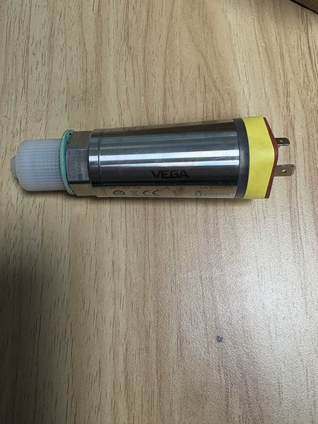 VEGA Pressure Sensor Model VEGABAR 28 PP-222