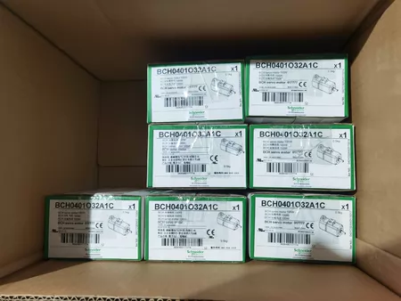 Schneider Electric 23 Servo Motor BCH0401O32A1C