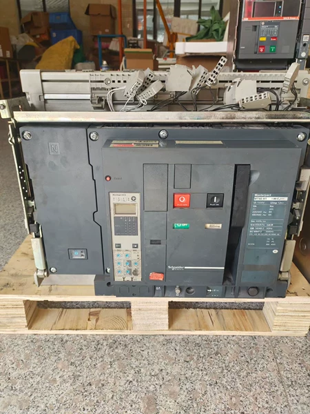 Schneider Electric MT40H1 4P4000A 6.0 Marine Spare Part