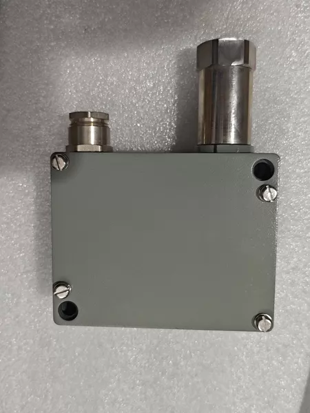 Trafag Pressure Sensor 8202.80.2210 0-25b