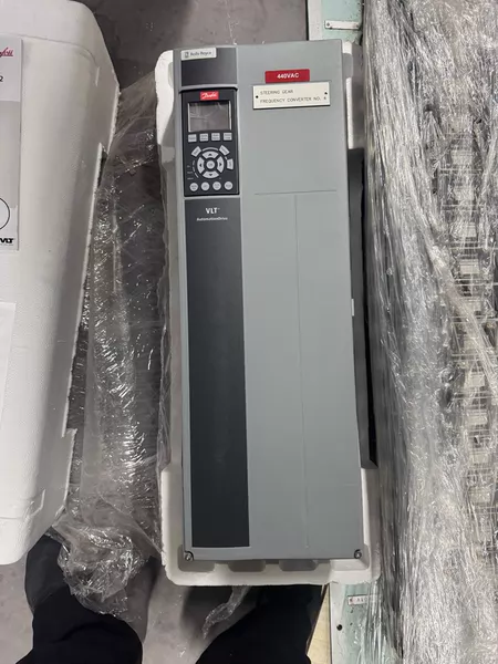 Danfoss VLT FC-302 Frequency Converter 440VAC 2